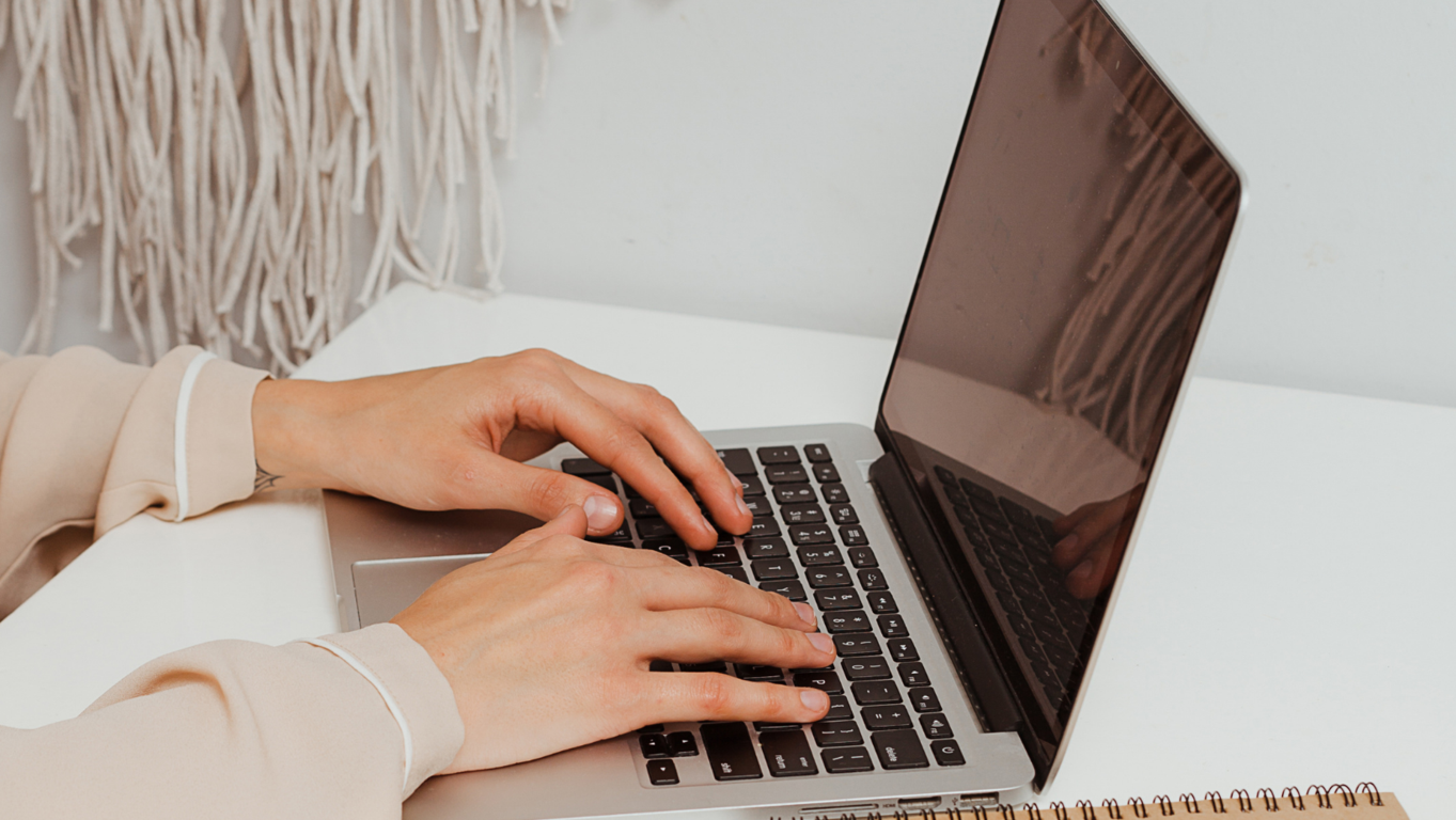 Los documentos indispensables que debes reunir para una transacción inmobiliaria exitosa